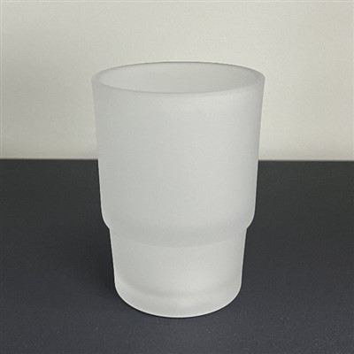 Stensko nameščeno zmrznjeno stekleno ščetko